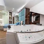 Host2u Penthouse Sauna, Jacuzzi, Fireplace * بانسكو