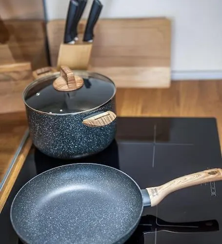 Host2u Penthouse Sauna, Jacuzzi, Fireplace Apartmán