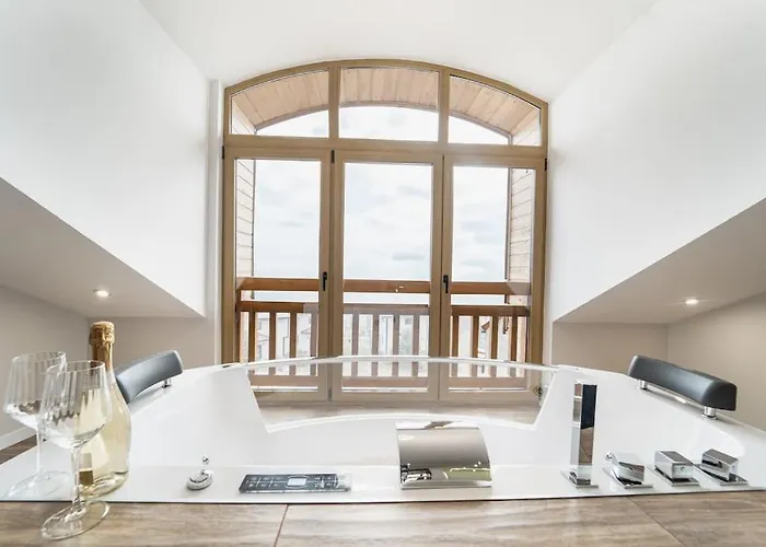 Host2u Penthouse Sauna, Jacuzzi, Fireplace Apartmán