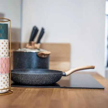 Host2u Penthouse Sauna, Jacuzzi, Fireplace דירה בנסקו