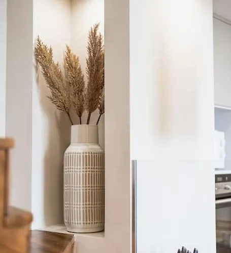 Host2u Penthouse Sauna, Jacuzzi, Fireplace * בנסקו