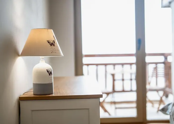 Host2u Penthouse Sauna, Jacuzzi, Fireplace