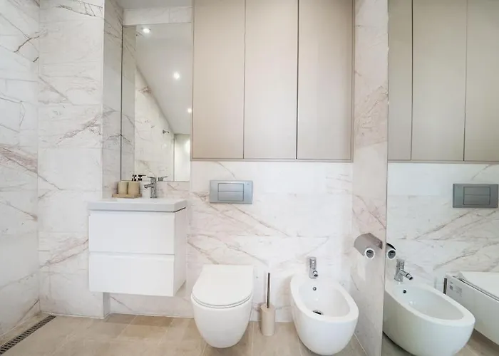 Host2u Penthouse Sauna, Jacuzzi, Fireplace דירה