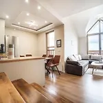 Apartamento Host2u Penthouse Sauna, Jacuzzi, Fireplace Bansko