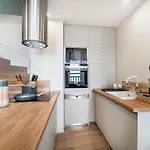 Host2u Penthouse Sauna, Jacuzzi, Fireplace Apartamento *