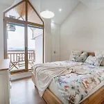 Host2u Penthouse Sauna, Jacuzzi, Fireplace Apartamento