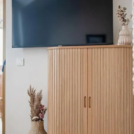 Host2u Penthouse Sauna, Jacuzzi, Fireplace Appartement