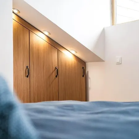아파트 Host2u Penthouse Sauna, Jacuzzi, Fireplace *