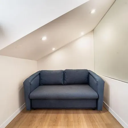 아파트 Host2u Penthouse Sauna, Jacuzzi, Fireplace *