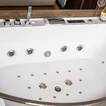 Host2u Penthouse Sauna, Jacuzzi, Fireplace Appartement Bansko