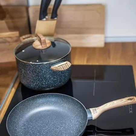 Host2u Penthouse Sauna, Jacuzzi, Fireplace Appartement