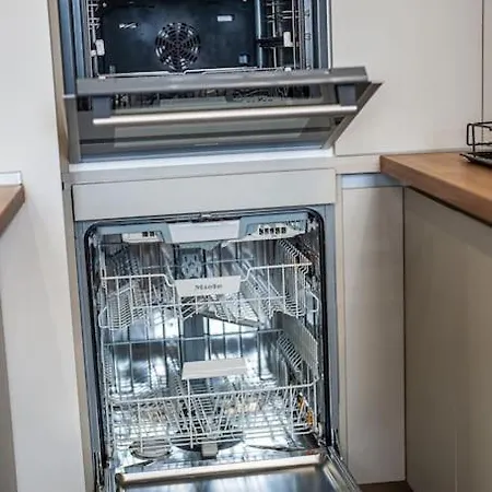 Appartement Host2u Penthouse Sauna, Jacuzzi, Fireplace *