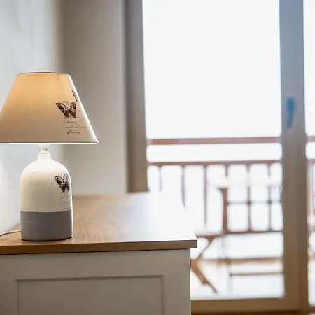 Host2u Penthouse Sauna, Jacuzzi, Fireplace