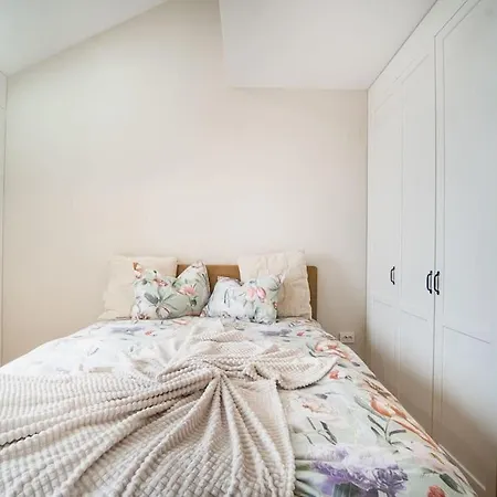 Appartement Host2u Penthouse Sauna, Jacuzzi, Fireplace