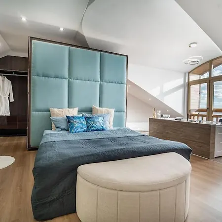 Host2u Penthouse Sauna, Jacuzzi, Fireplace 반스코