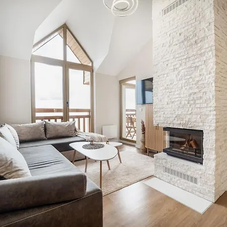 Host2u Penthouse Sauna, Jacuzzi, Fireplace Bansko