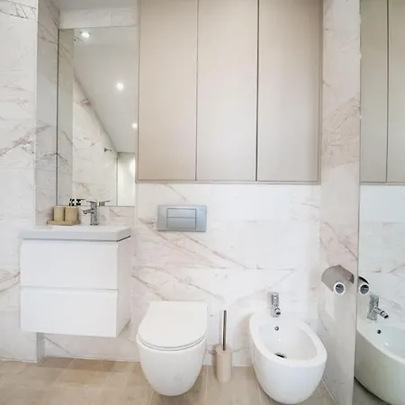 Host2u Penthouse Sauna, Jacuzzi, Fireplace Appartement