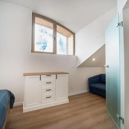 아파트 Host2u Penthouse Sauna, Jacuzzi, Fireplace *