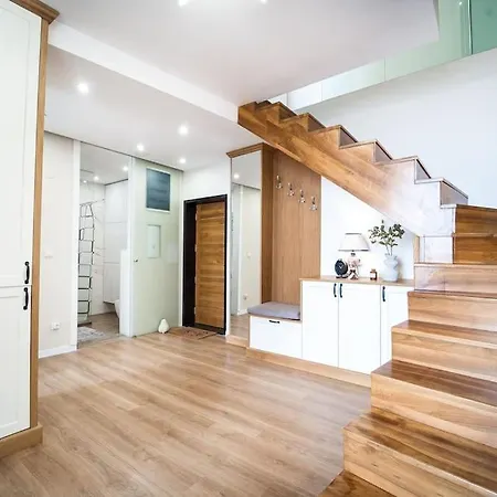 Host2u Penthouse Sauna, Jacuzzi, Fireplace * Bansko