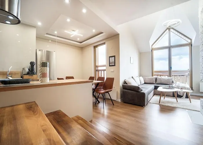 Апартамент Host2u Penthouse Sauna, Jacuzzi, Fireplace Банско