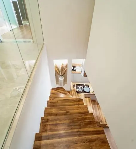 Host2u Penthouse Sauna, Jacuzzi, Fireplace Apartament