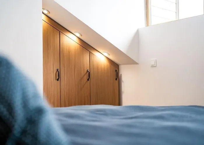 Апартамент Host2u Penthouse Sauna, Jacuzzi, Fireplace *