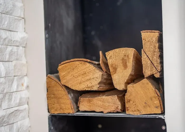 Host2u Penthouse Sauna, Jacuzzi, Fireplace Apartament