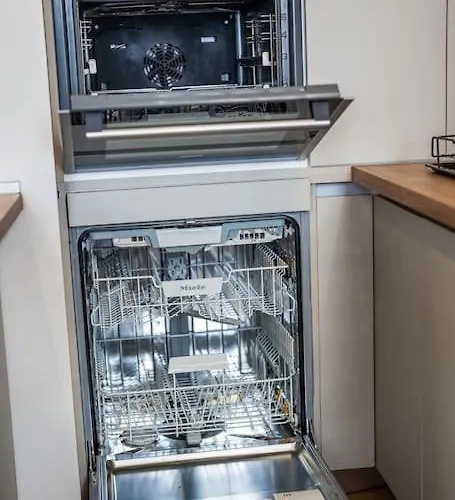 Апартамент Host2u Penthouse Sauna, Jacuzzi, Fireplace *