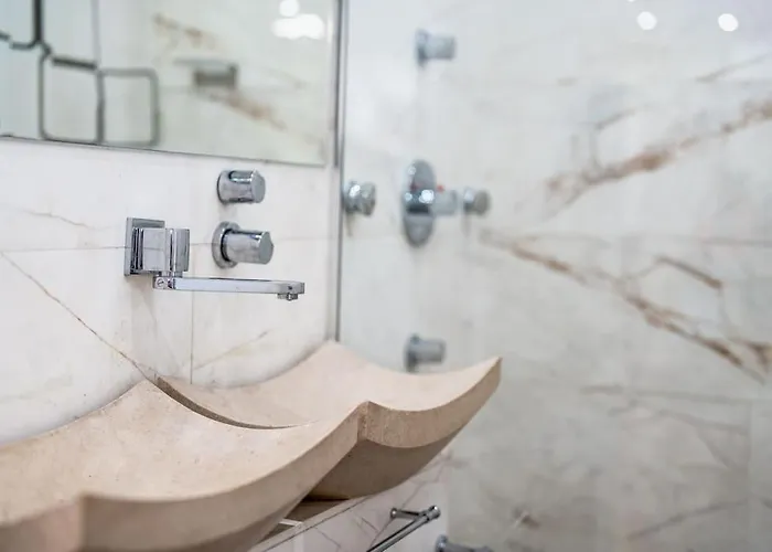 Host2u Penthouse Sauna, Jacuzzi, Fireplace Банско