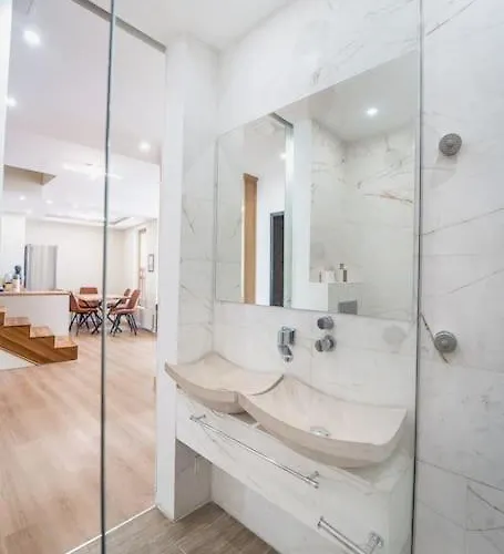 Апартамент Host2u Penthouse Sauna, Jacuzzi, Fireplace Банско