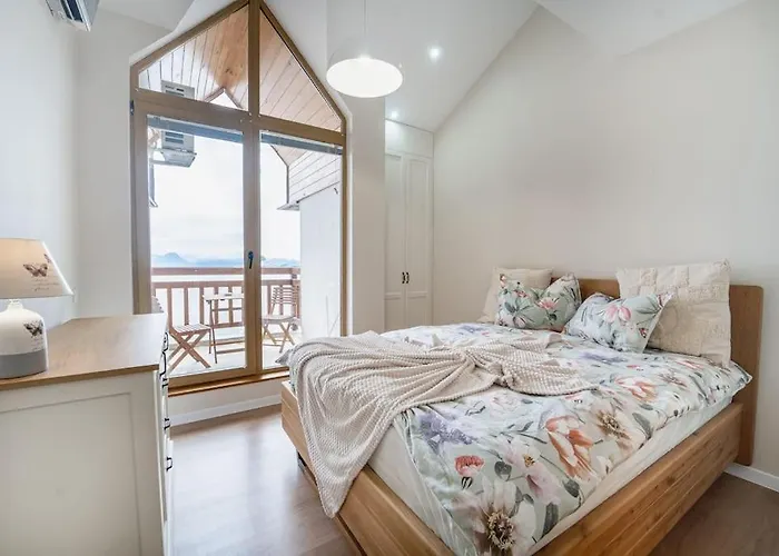 Host2u Penthouse Sauna, Jacuzzi, Fireplace Апартамент