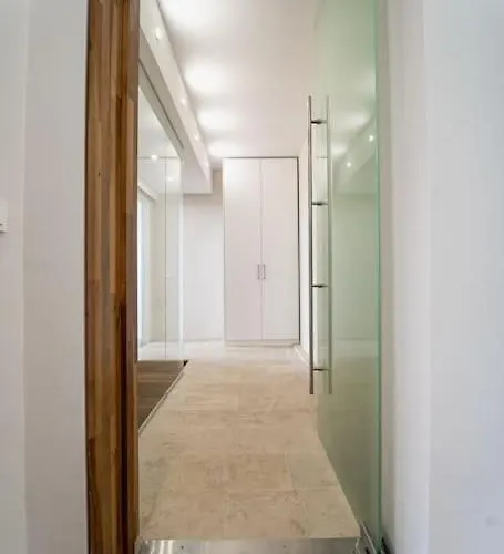 Host2u Penthouse Sauna, Jacuzzi, Fireplace Apartament *